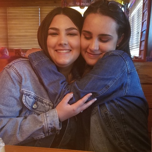 Meet your Posher, Rashel - Picture 1 of 1